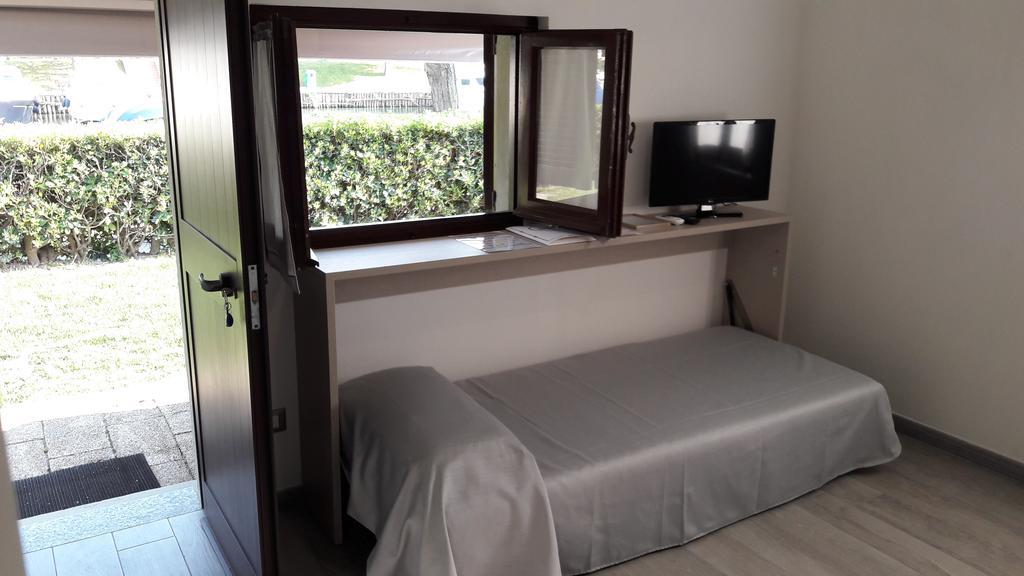Hotel Iron Gate Marina3B Sarzana Exterior foto